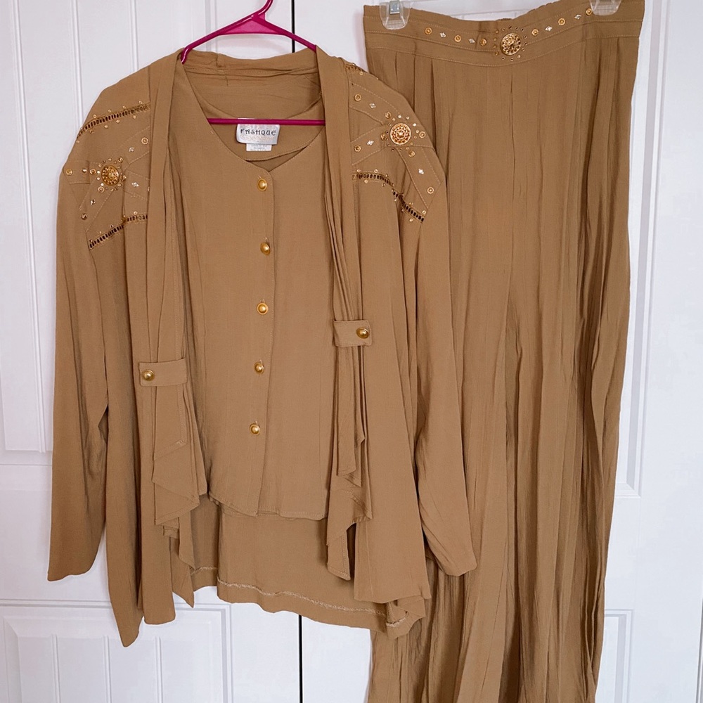 Fashque 3 Piece Set in Brown/Tan with Gold Detailing